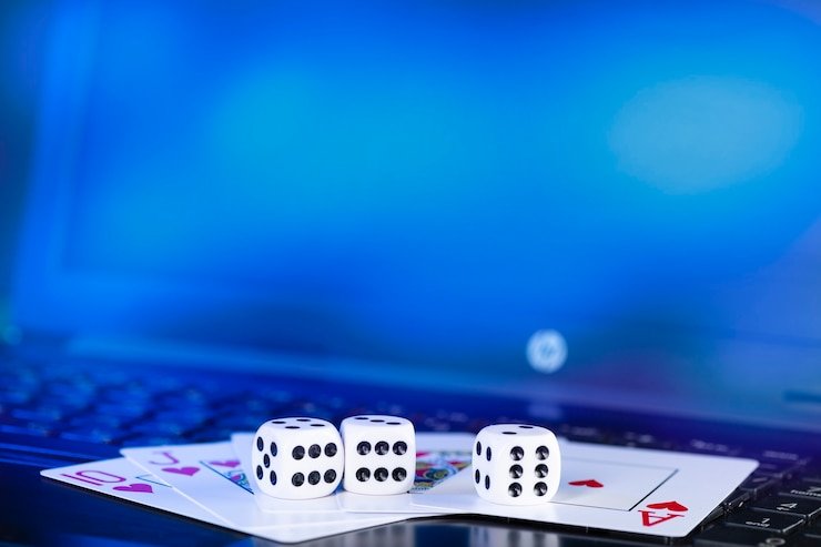 juaraku native app showing push notifications for Piala AFF matches and offline-enabled casino games